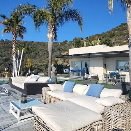 The Blue Barcelona Вилла Бадалона